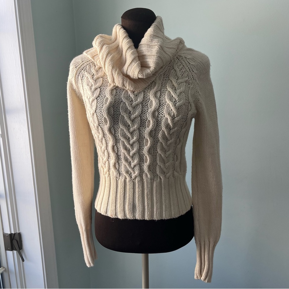 Bebe Crème 100% Mercerized Wool Cropped Cable Knit Cowlneck Sweater Sz M Y2K